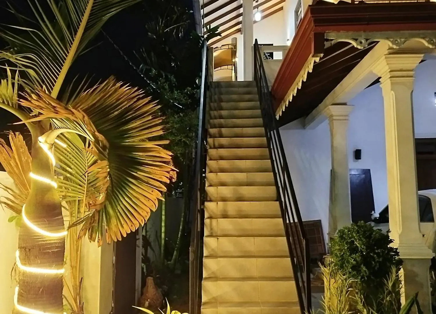 White Palace Negombo Guest house